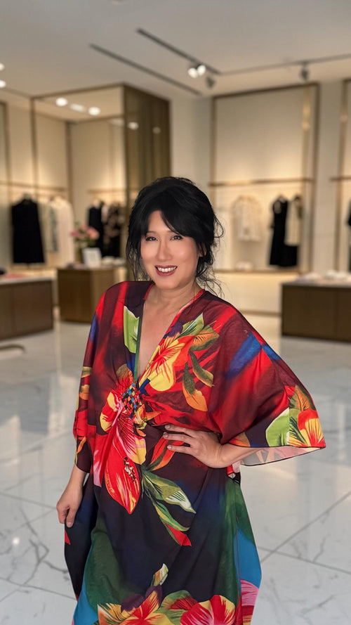 * “Rita Lim Signature Caftan”
* “Resort Lounge Caftan”
* “Stage-to-Resort Luxury Caftan”
* “One Size Flowing Caftan”